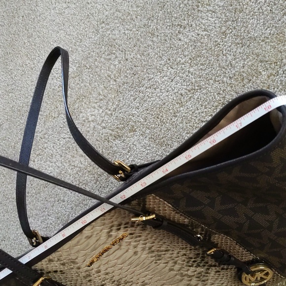 👜 Michael Kors Snakeskin Stripe with MK Logo Print Canvas Jet Set Travel Tote - Picture 11 of 12